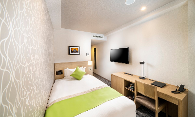 充実したアメニティ、シモンズ社製ベッドを配置、Wi-Fiを完備したゆったりとした客室です。